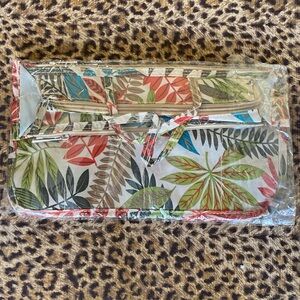 COPY - Cool multi compartment organizer bag! Pretty colors and patterns . Great…